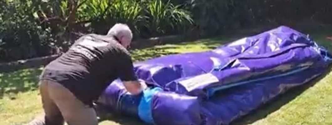 How to fold a bouncy castle?